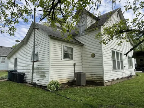 601 East Harrison Street Saybrook IL 61770