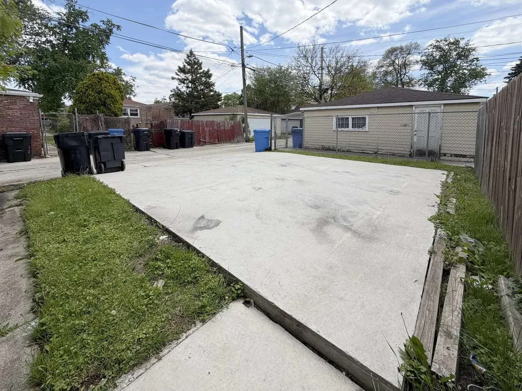 10139 South May Street Chicago IL 60643
