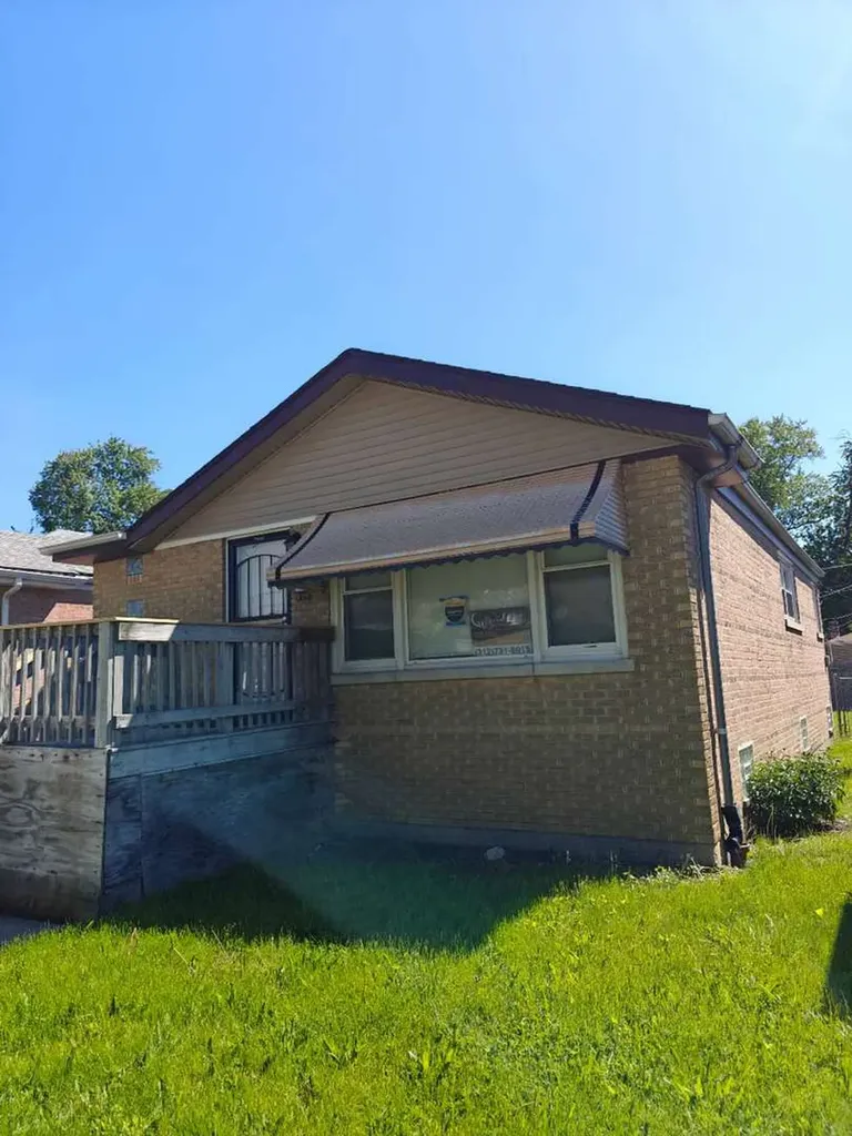 10139 South May Street Chicago IL 60643