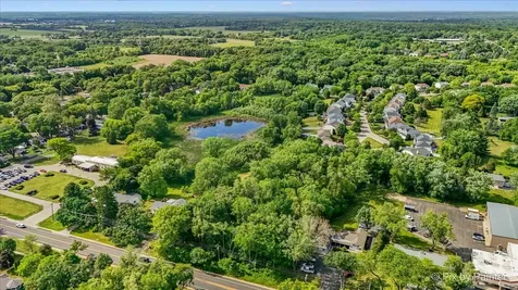454 West Terra Cotta Avenue Crystal Lake IL 60014