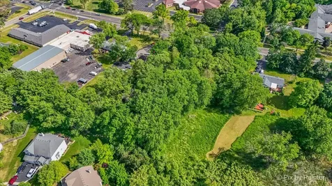 454 West Terra Cotta Avenue Crystal Lake IL 60014