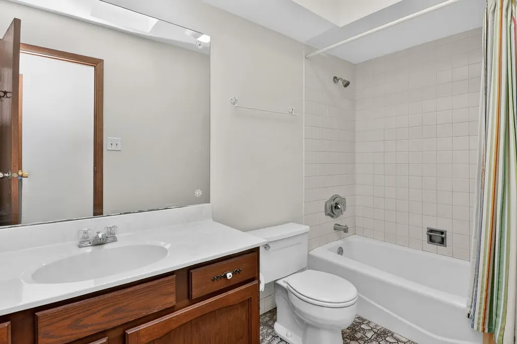 1051 68TH Street Downers Grove IL 60516