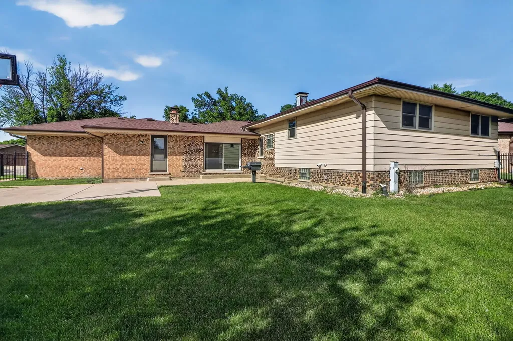 1051 68TH Street Downers Grove IL 60516