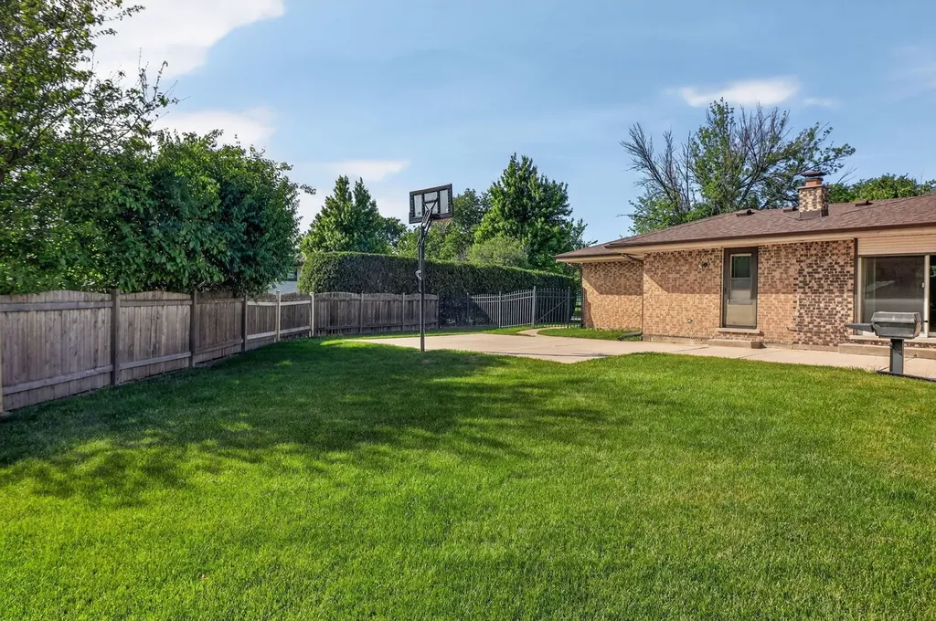 1051 68TH Street Downers Grove IL 60516