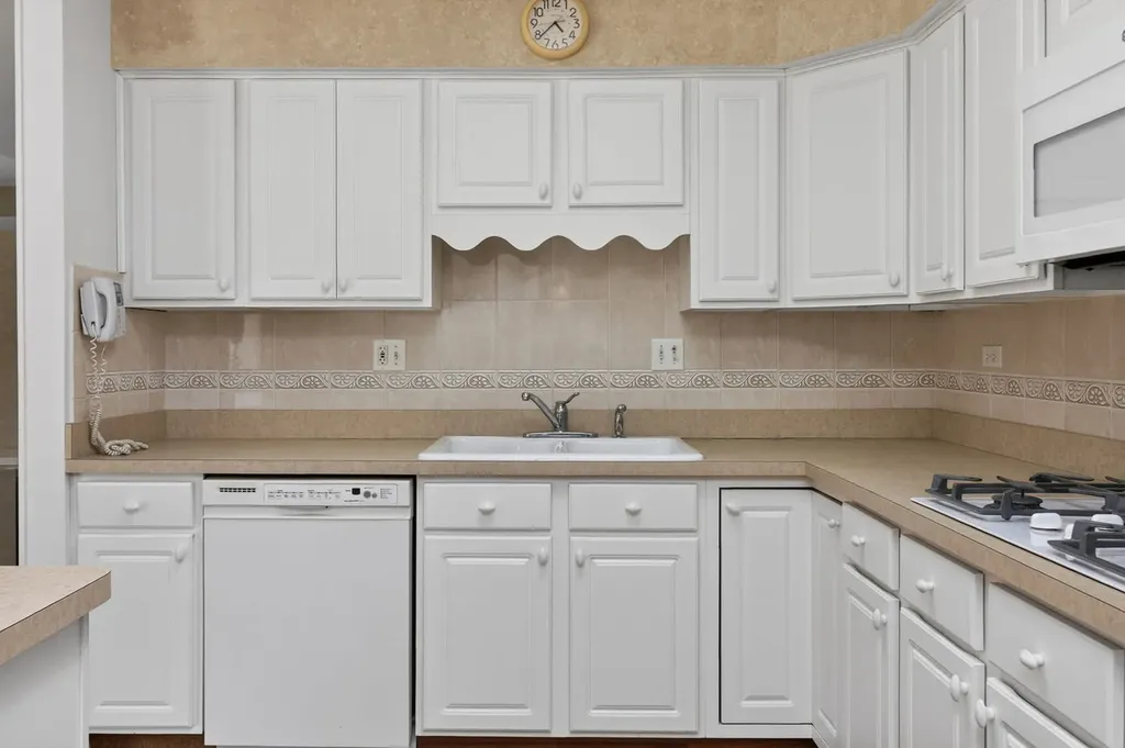 1051 68TH Street Downers Grove IL 60516