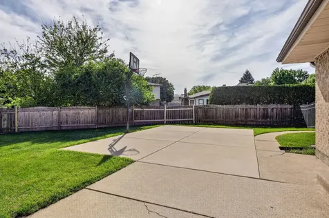 1051 68TH Street Downers Grove IL 60516