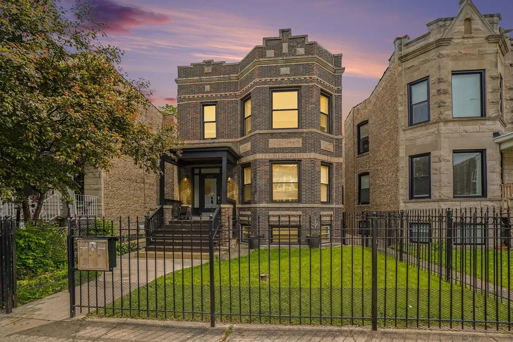 3237 West Cortez Street Chicago IL 60651