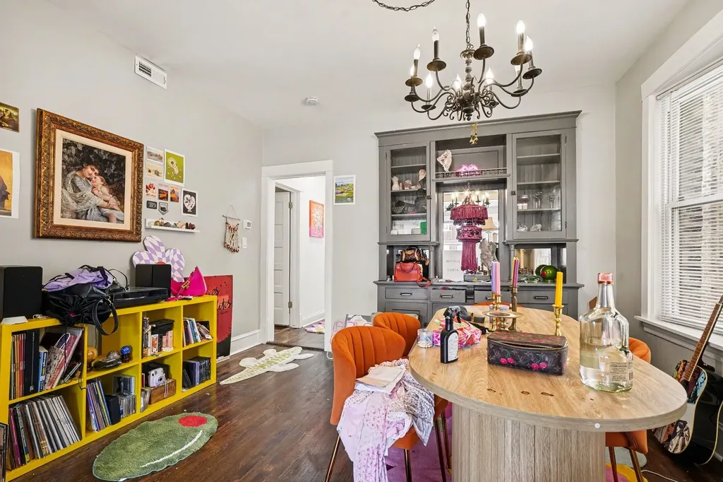 3237 West Cortez Street Chicago IL 60651