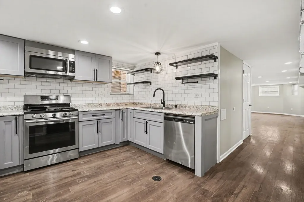 3237 West Cortez Street Chicago IL 60651