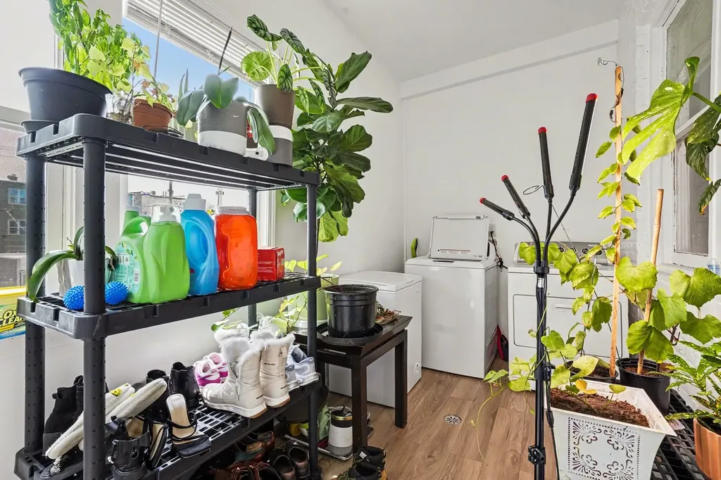3237 West Cortez Street Chicago IL 60651