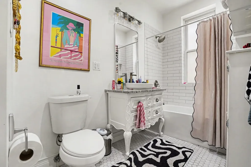 3237 West Cortez Street Chicago IL 60651