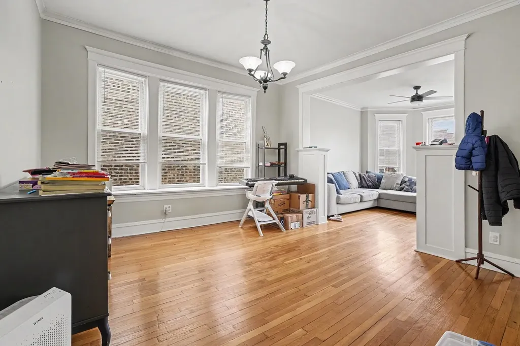 3237 West Cortez Street Chicago IL 60651