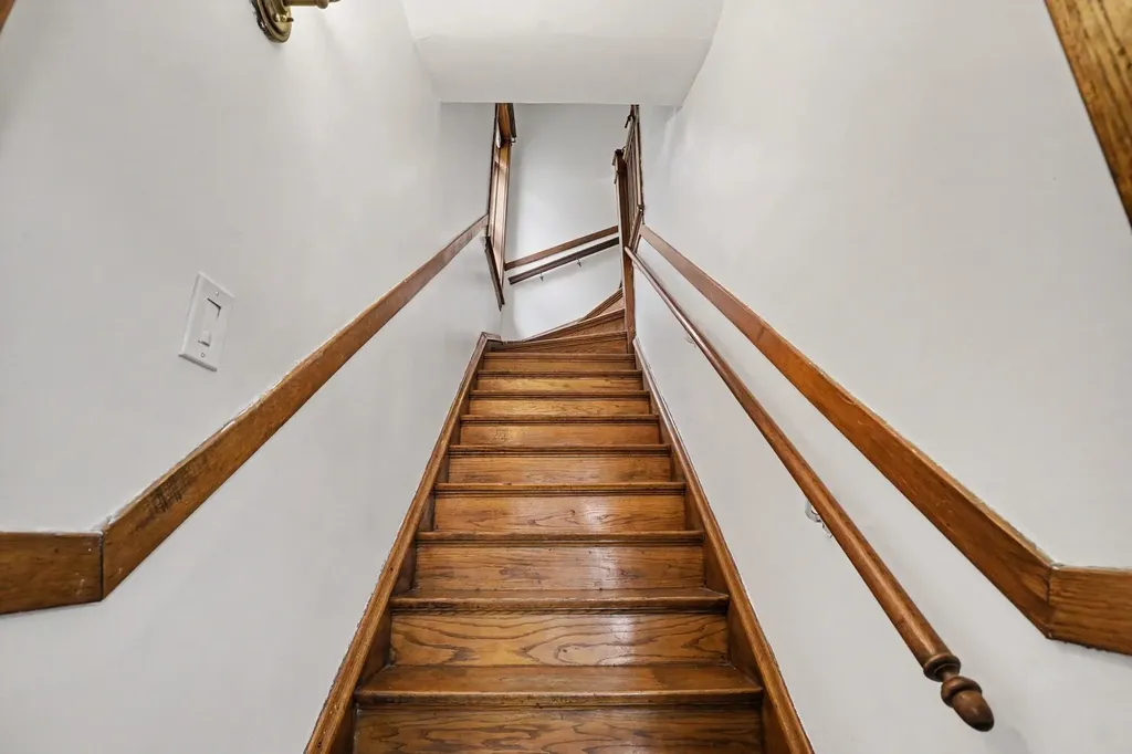 3237 West Cortez Street Chicago IL 60651