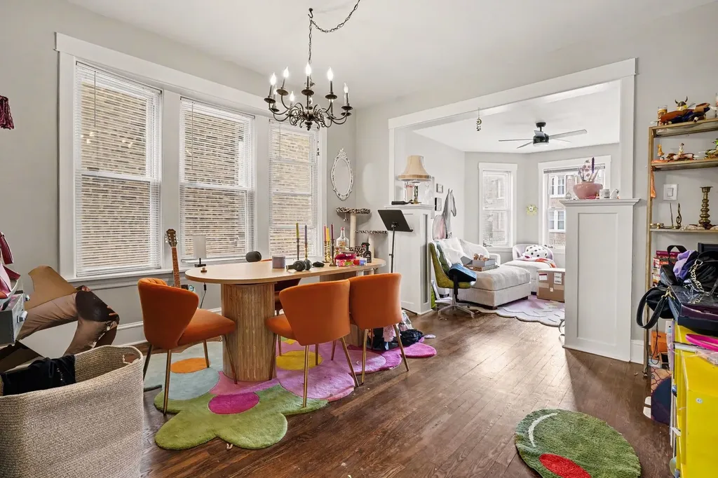 3237 West Cortez Street Chicago IL 60651