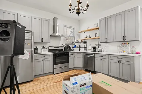 3237 West Cortez Street Chicago IL 60651