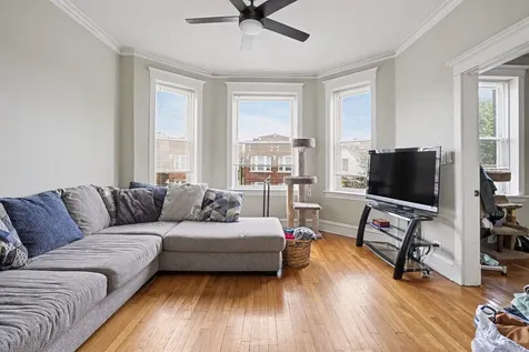 3237 West Cortez Street Chicago IL 60651