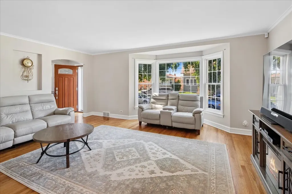7620 West Rascher Avenue Chicago IL 60656