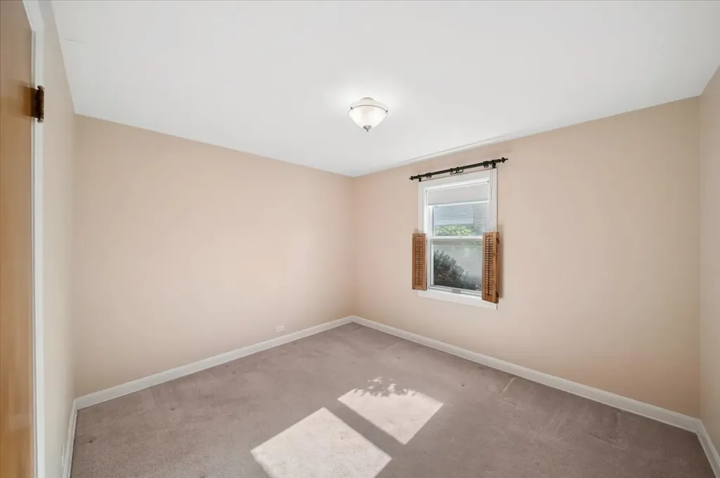 7515 West Rosedale Avenue Chicago IL 60631