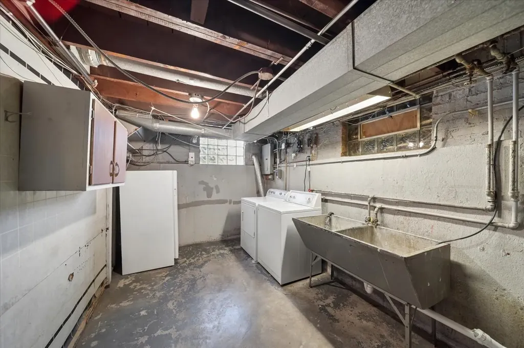 7515 West Rosedale Avenue Chicago IL 60631
