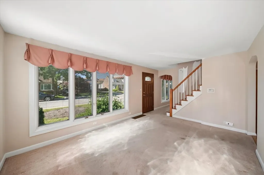 7515 West Rosedale Avenue Chicago IL 60631