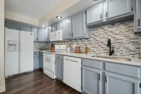 1404 Quail Run Drive Savoy IL 61874