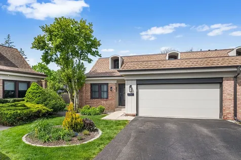 2747 Wilshire Lane Northbrook IL 60062