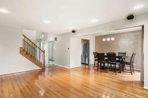 2747 Wilshire Lane Northbrook IL 60062