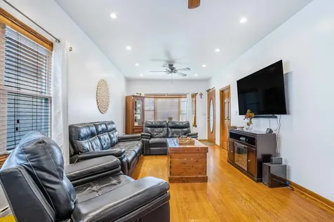 2345 Harvey Avenue Berwyn IL 60402
