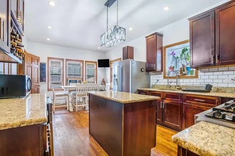 2345 Harvey Avenue Berwyn IL 60402