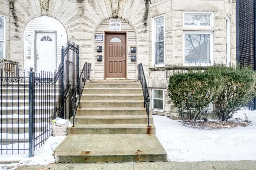 4529 South Vincennes Avenue Chicago IL 60653