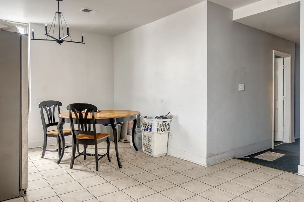 4529 South Vincennes Avenue Chicago IL 60653