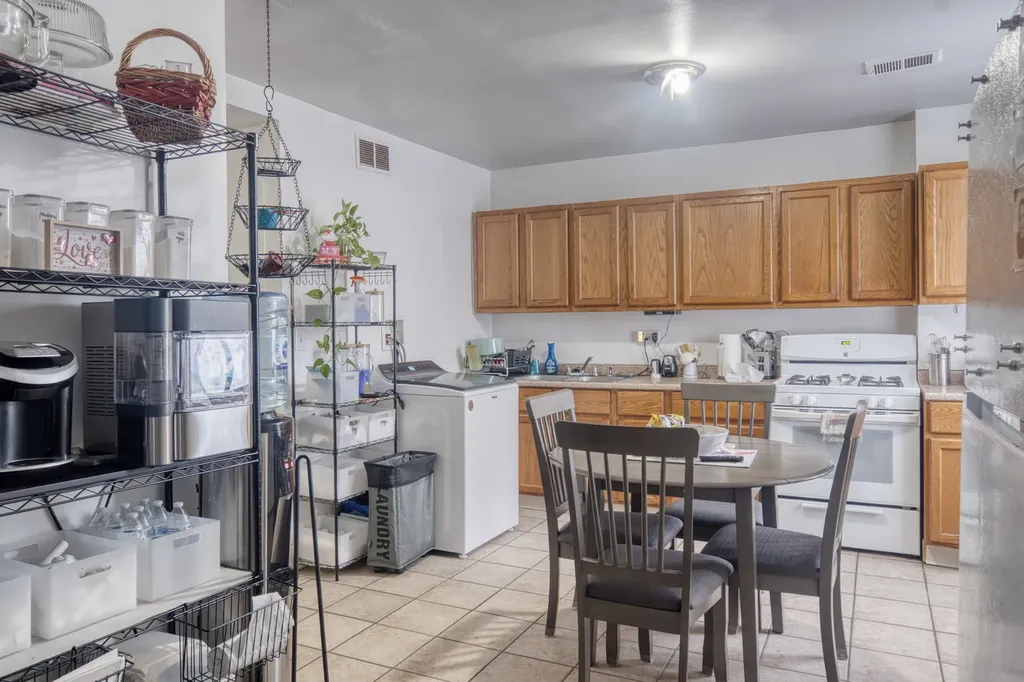 4529 South Vincennes Avenue Chicago IL 60653