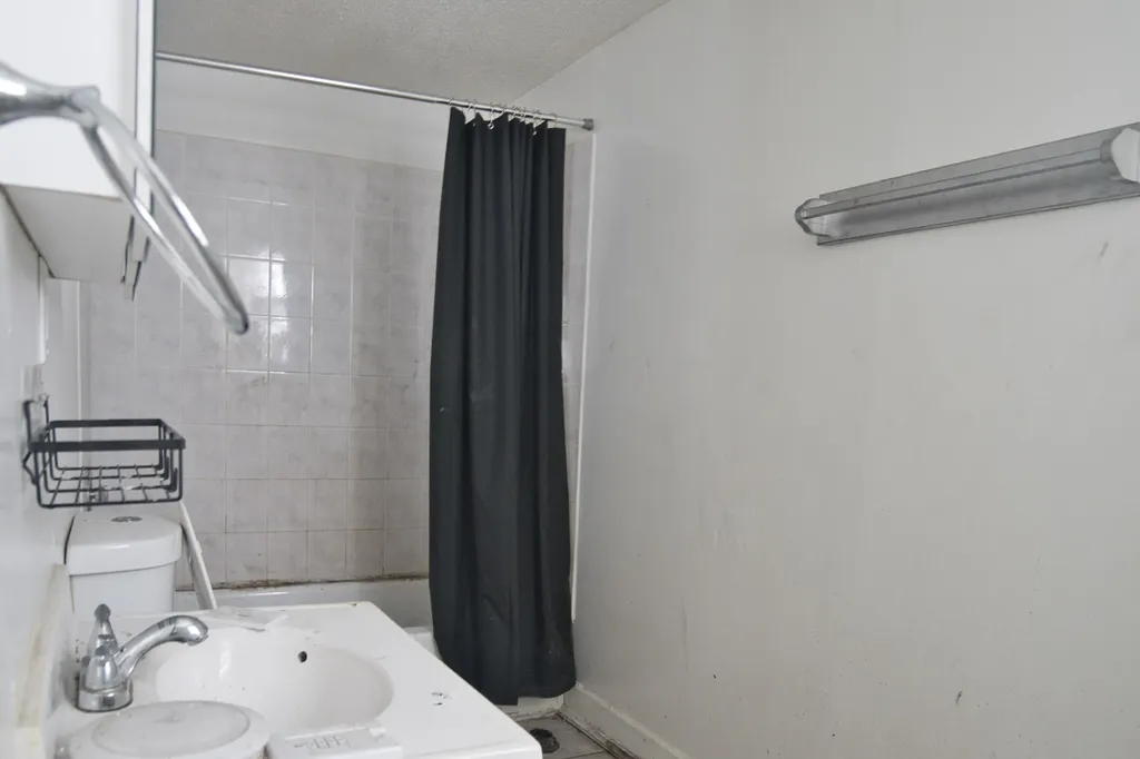 4529 South Vincennes Avenue Chicago IL 60653