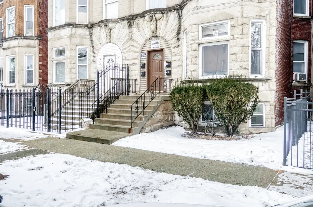 4529 South Vincennes Avenue Chicago IL 60653