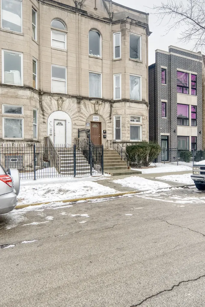 4529 South Vincennes Avenue Chicago IL 60653