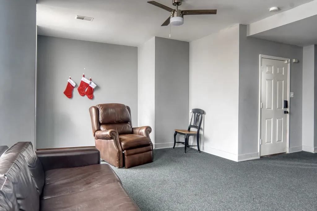 4529 South Vincennes Avenue Chicago IL 60653