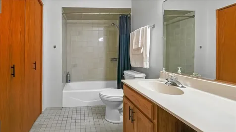 10985 South 84th Avenue Palos Hills IL 60465
