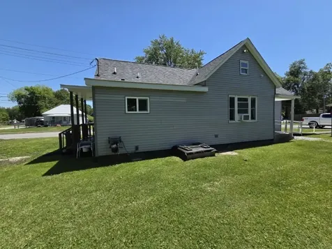 208 Burkett Street Benton IL 62812