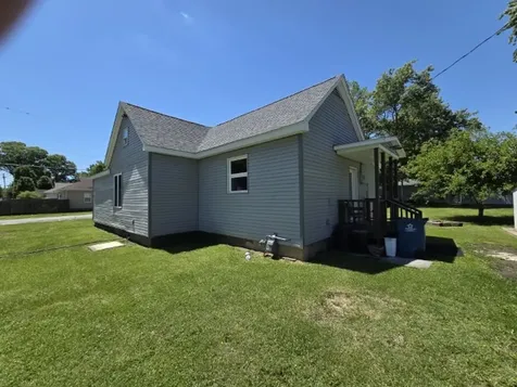 208 Burkett Street Benton IL 62812