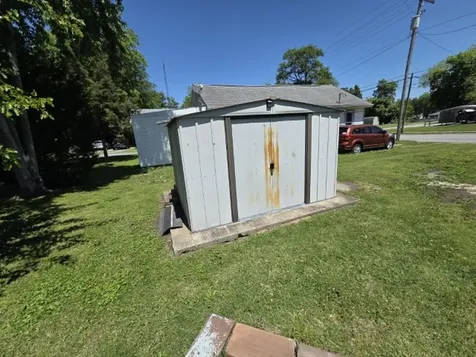 208 Burkett Street Benton IL 62812