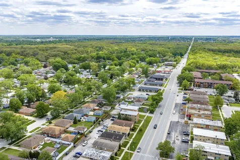 18425 Torrence Avenue Lansing IL 60438
