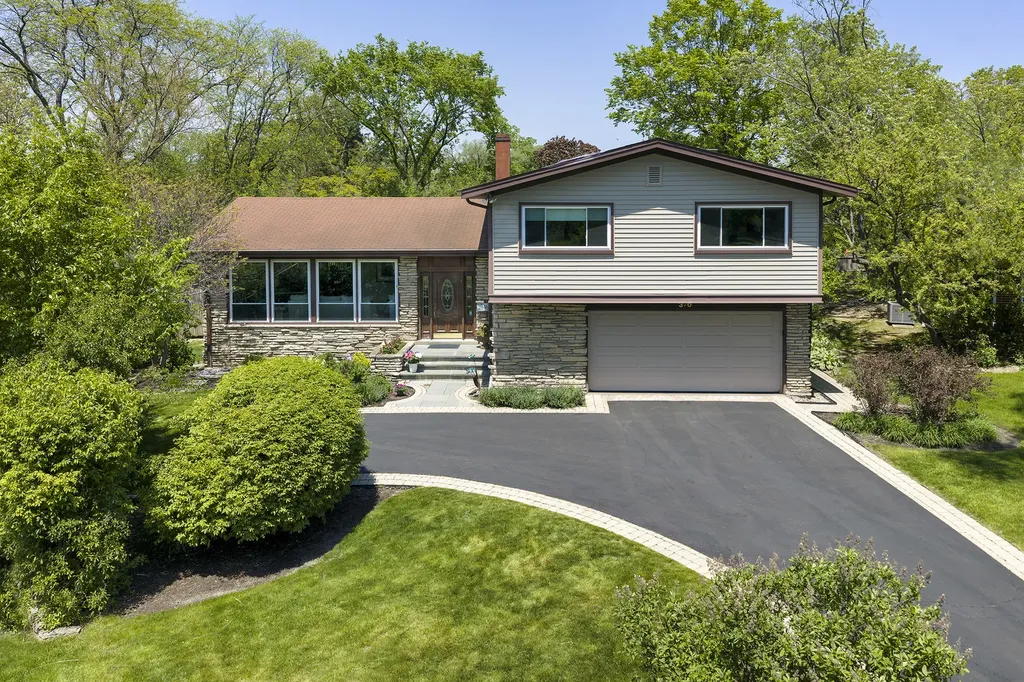 370 Charal Lane Highland Park IL 60035