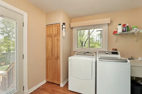 370 Charal Lane Highland Park IL 60035
