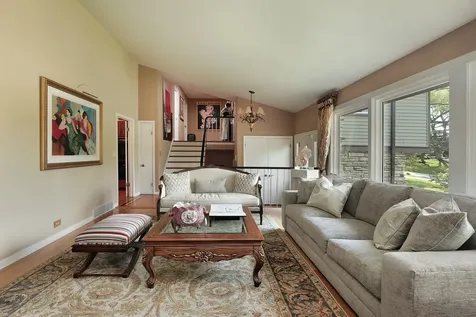 370 Charal Lane Highland Park IL 60035