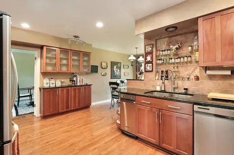 370 Charal Lane Highland Park IL 60035