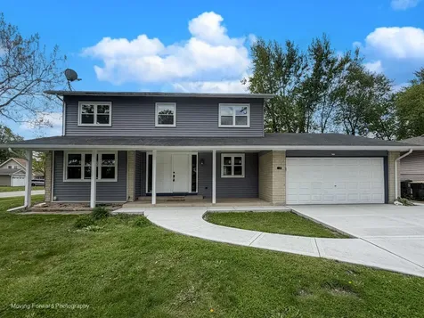 99 Essex Road Elk Grove Village IL 60007