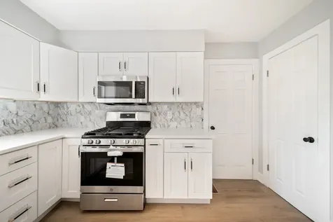 99 Essex Road Elk Grove Village IL 60007