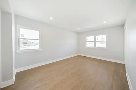 99 Essex Road Elk Grove Village IL 60007