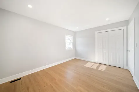 99 Essex Road Elk Grove Village IL 60007