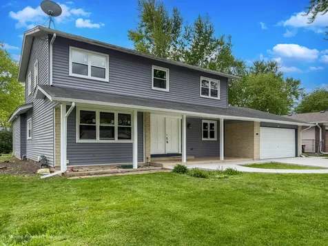99 Essex Road Elk Grove Village IL 60007